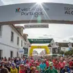 Ciclistas na partida Volta ao Algarve, Portugal.